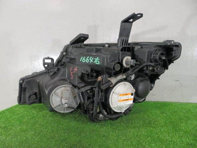 Right Headlight HONDA Step Wagon 2012 DBA-RK6 — photo 3