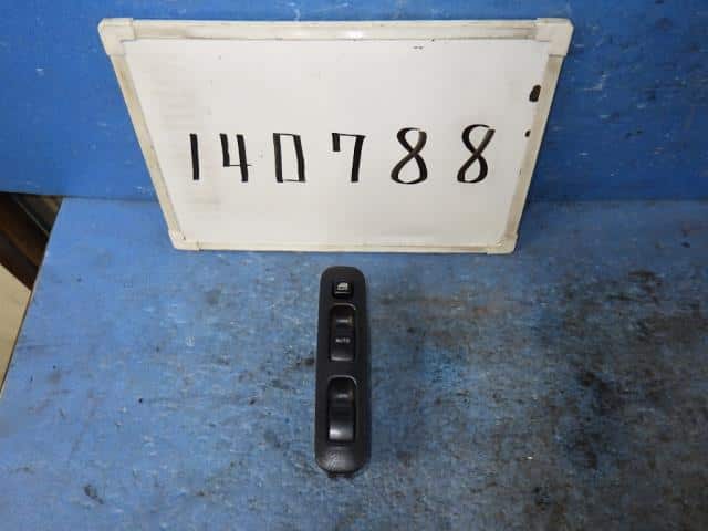 Power Window Switch SUZUKI Every 2001 LE-DA62V — photo 1