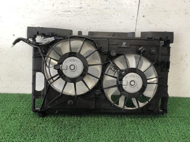 Radiator Cooling Fan TOYOTA Prius 2013 DAA-ZVW30 — photo 2