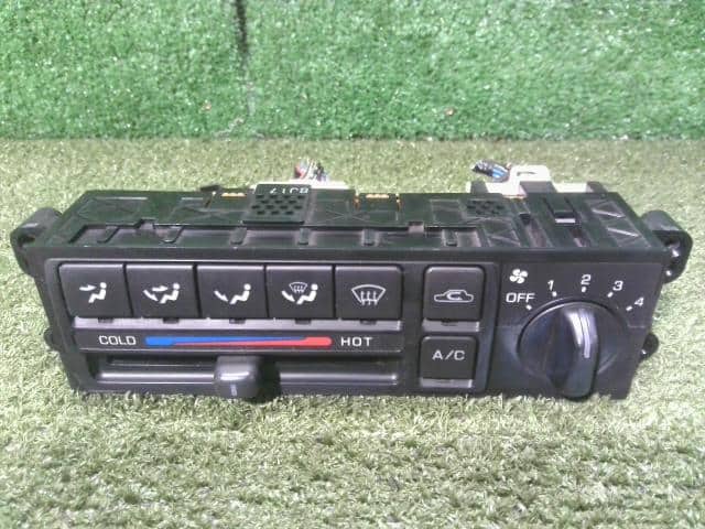 A/C Control Panel NISSAN Rasheen 1998 E-RFNB14 — photo 2
