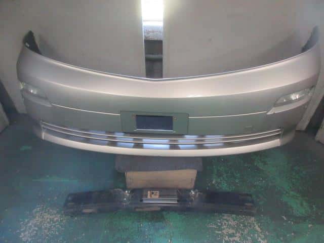 Front Bumper TOYOTA Alphard 2002 UA-ANH10 — photo 1