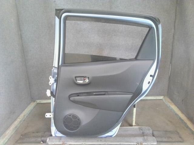 Rear Right Door Assembly TOYOTA Vitz 2013 DBA-NSP130 — photo 4