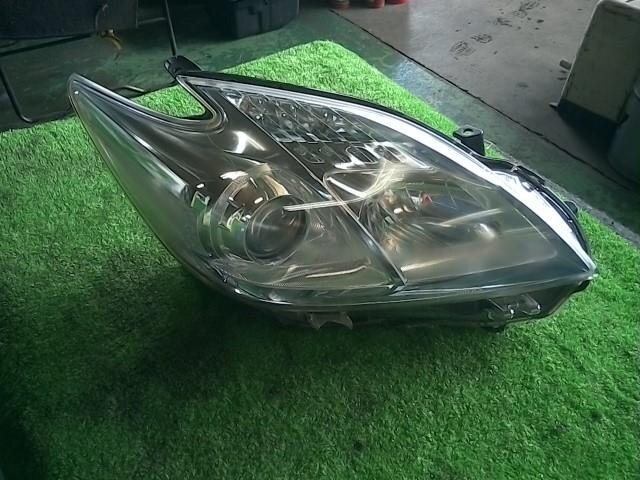 Right Headlight TOYOTA Prius 2009 DAA-ZVW30 — photo 1