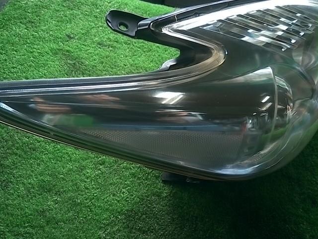 Right Headlight TOYOTA Prius 2009 DAA-ZVW30 — photo 3
