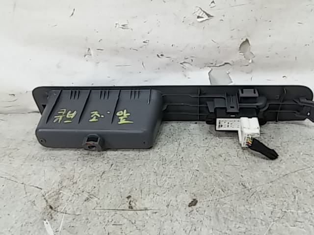 Power Window Switch NISSAN Cube 2005 — photo 4