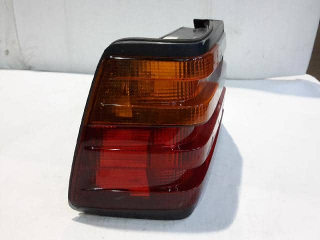Left Tail Light MERCEDES-BENZ E-Class 1990 — photo 2