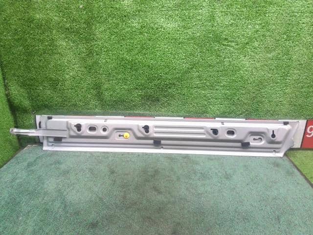 Exterior Parts NISSAN Serena 2016 DAA-GNC27 — photo 4