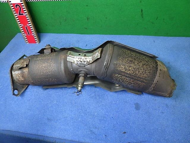 Front Exhaust Pipe TOYOTA Prius Alpha 2011 DAA-ZVW41 — photo 6