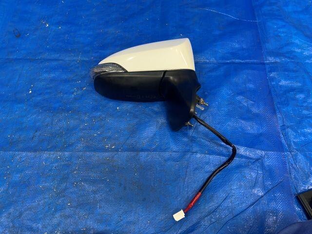 Right Side Mirror TOYOTA Spade 2012 DBA-NCP141 — photo 1