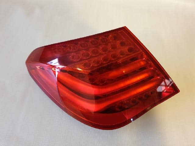 Left Tail Light BMW 7 Series 2011 — photo 1