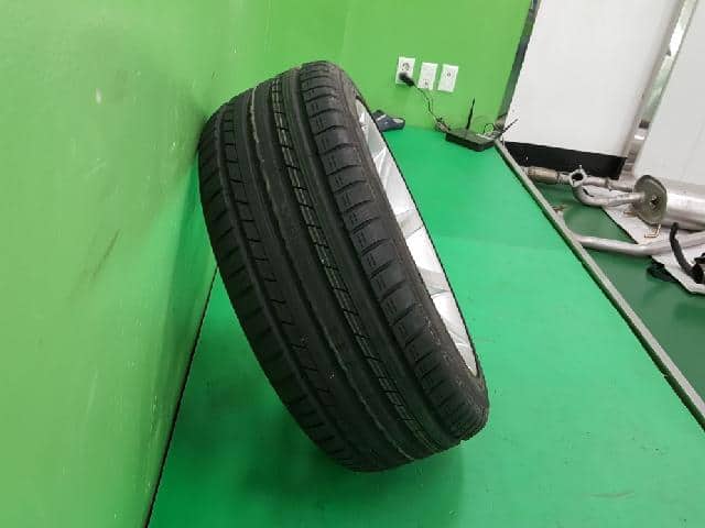 Tire BMW 7 Series 2007 6753241 — photo 2