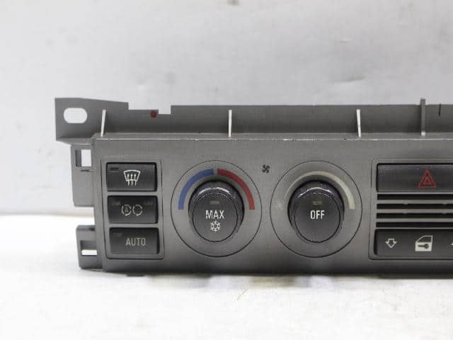 A/C & Heater Control panel BMW 7 Series 2004 64116942981 — photo 2
