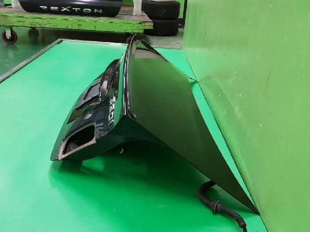 Trunk Panel BMW 2002 — photo 4