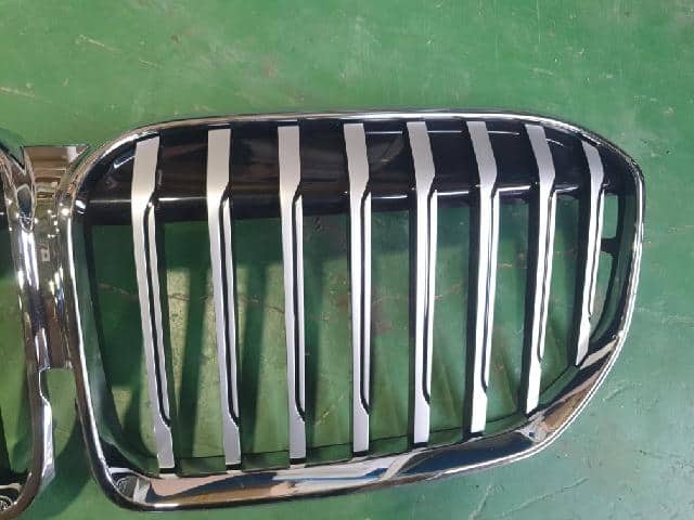 Radiator Grille BMW 2021 63118494818 — photo 2