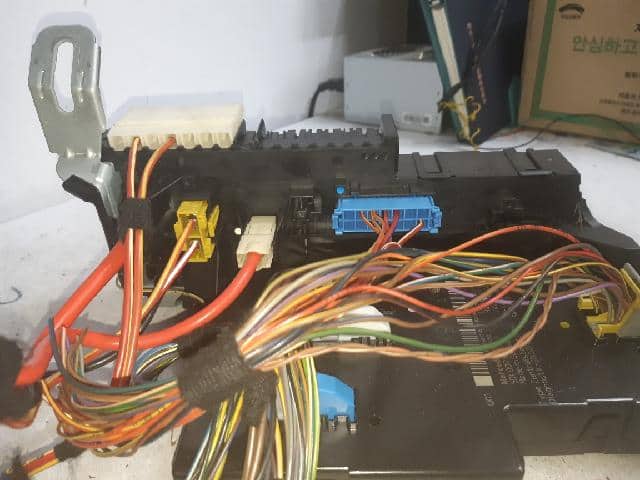 Fuse Box MERCEDES-BENZ 2011 LU 212 906 01 05 — photo 2