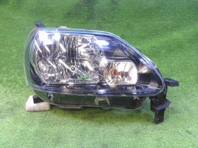 Right Headlight TOYOTA Porte 2014 DBA-NCP141 — photo 1