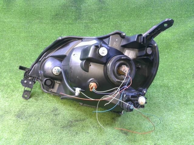Right Headlight TOYOTA Porte 2014 DBA-NCP141 — photo 8