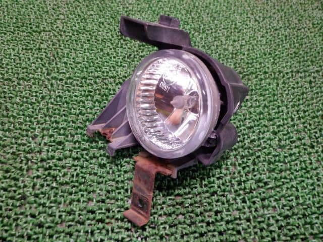 Left Fog Light SUBARU R2 2008 DBA-RC1 — photo 3