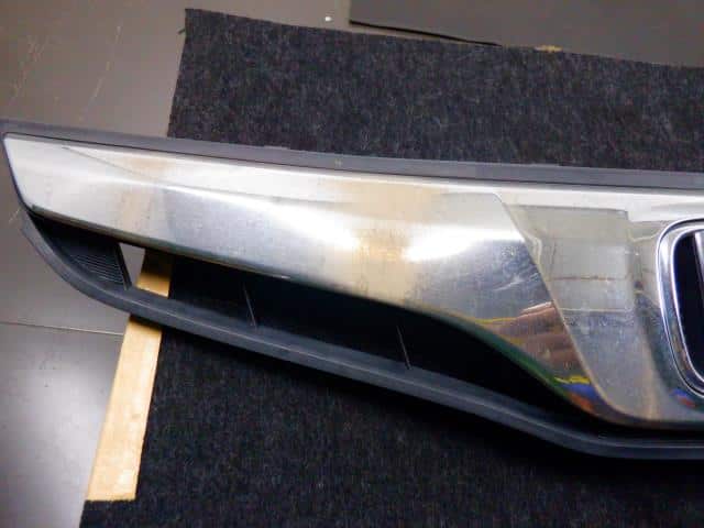 Radiator Grille HONDA Fit 2011 DBA-GE8 — photo 3