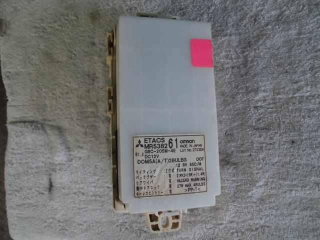 Fuse Box MITSUBISHI Minicab 2003 LE-U61 — photo 2