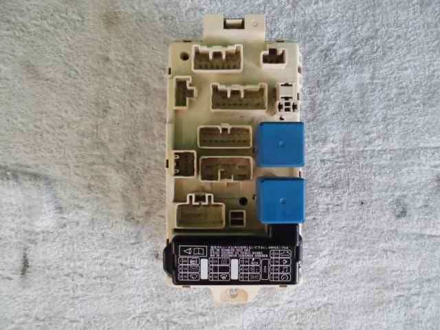 Fuse Box MITSUBISHI Minicab 2003 LE-U61 — photo 1