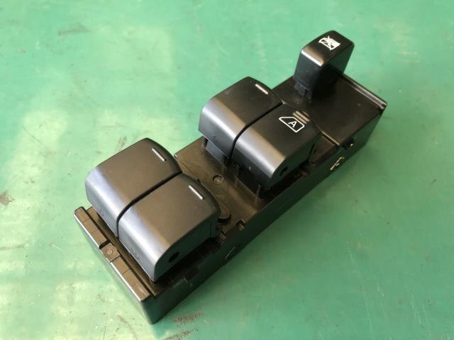 Power Window Switch NISSAN Dayz roox 2014 DBA-B21A — photo 2