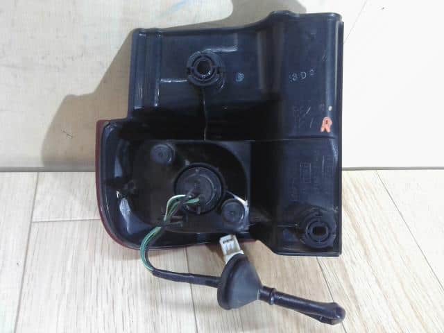 Right Tail Light NISSAN Elgrand 2003 UA-E51 — photo 2