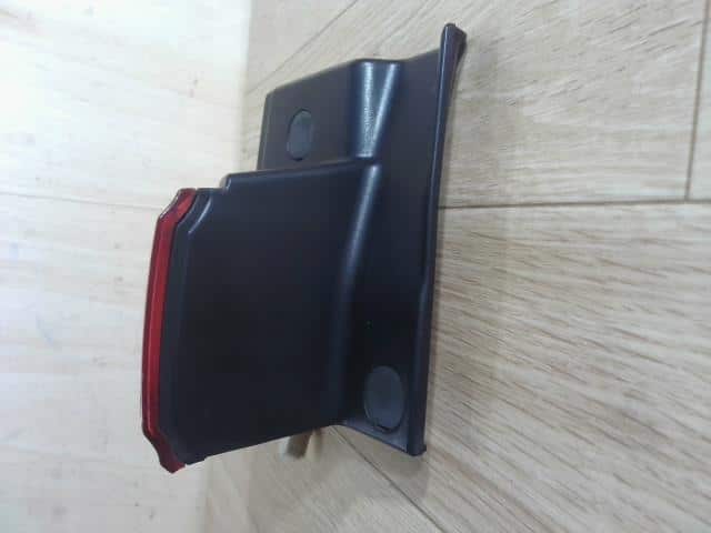 Left Tail Light NISSAN Elgrand 2003 UA-E51 — photo 4