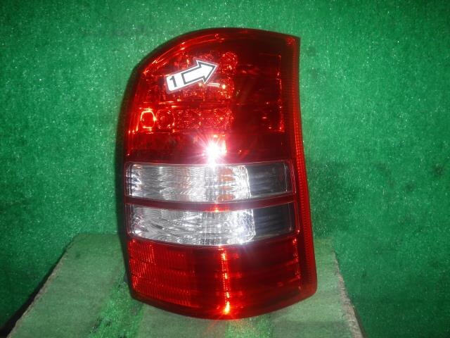 Right Tail Light TOYOTA Wish 2003 UA-ZNE10 — photo 1