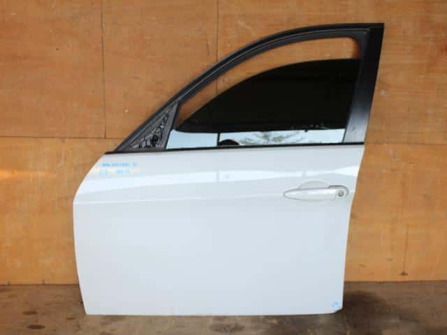 Front Left Door Panel BMW 2011 — photo 1