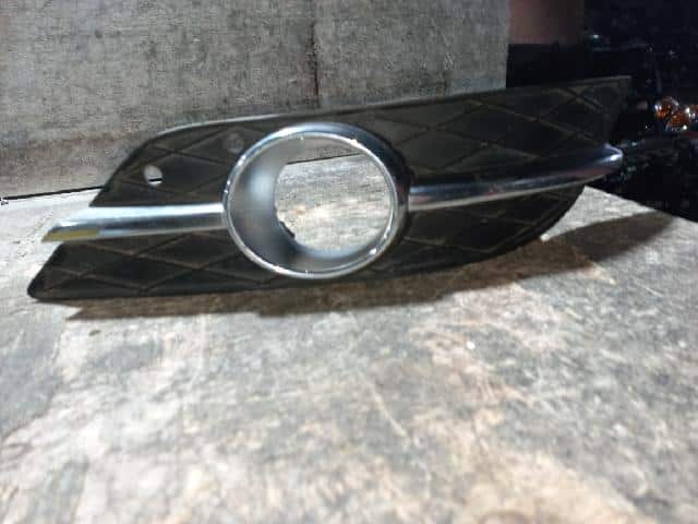 Left Fog Light MERCEDES-BENZ 2010 — photo 3