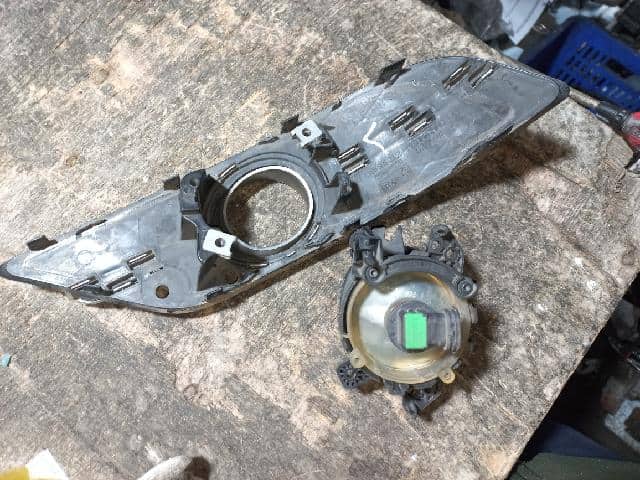 Left Fog Light MERCEDES-BENZ 2010 — photo 4
