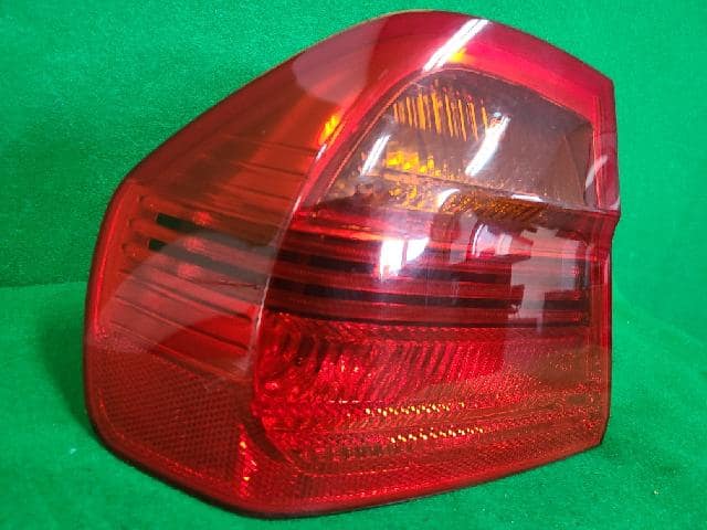 Left Tail Light BMW 3 Series 2005 6 937 457 05 — photo 2