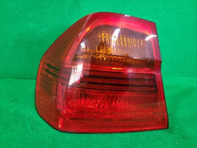 Left Tail Light BMW 3 Series 2005 6 937 457 05 — photo 1