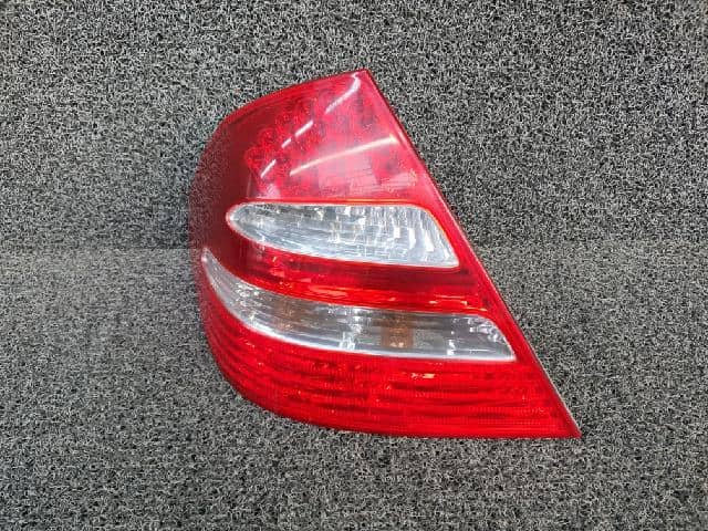 Left Tail Light MERCEDES-BENZ E-Class 2006 — photo 1