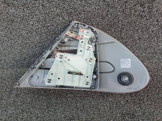 Left Tail Light MERCEDES-BENZ E-Class 2006 — photo 4