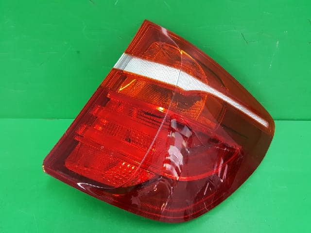 Right Tail Light BMW X3 2011 7217312-10 — photo 1