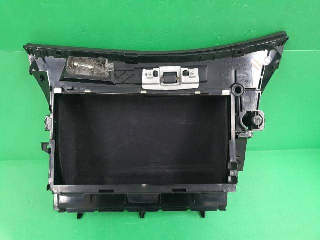Console Box BMW 3 Series 2002 5118 8 196 111 — photo 3