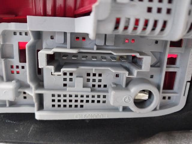 Left Tail Light MERCEDES-BENZ 2012 A 204 820 18 64 — photo 5