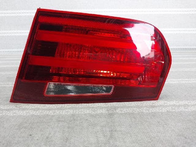 Right Tail Light BMW 2014 7371112-01 — photo 1