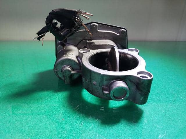Throttle Body BMW 2011 1354-7 810 752-02 — photo 3