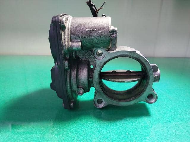 Throttle Body BMW 2011 1354-7 810 752-02 — photo 2