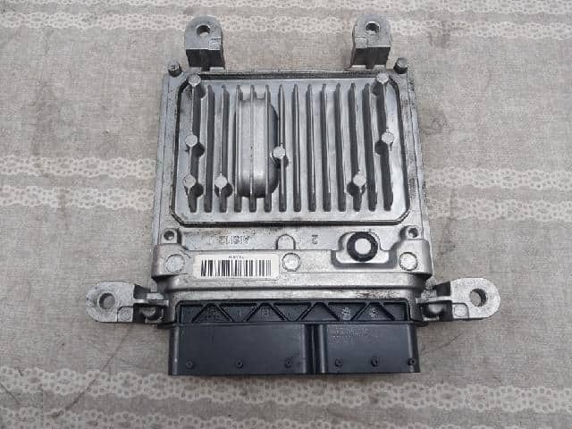 Engine Control Unit / ECU MERCEDES-BENZ 2012 A 651 900 75 00 — photo 2