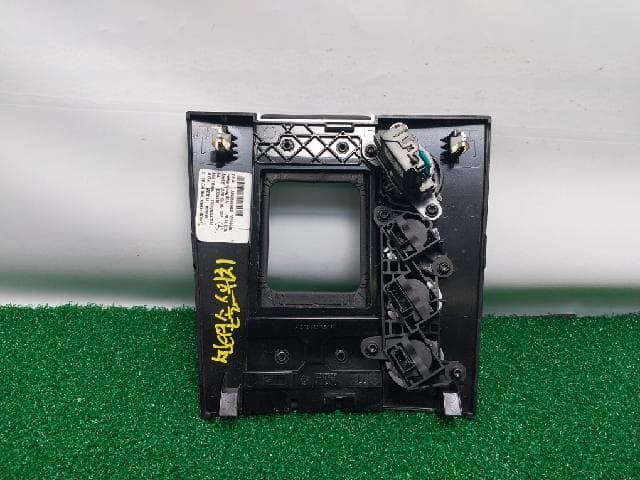 Other MERCEDES-BENZ 2011 A212 680 3408 — photo 2
