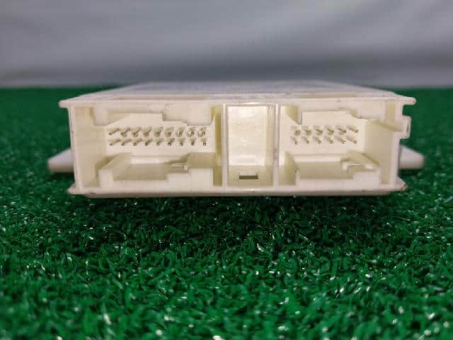 ABS Control Module MERCEDES-BENZ 2012 A 221 900 08 04 — photo 3