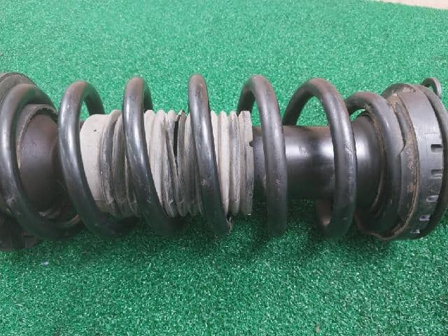 Front Right Shock Absorber BMW 2011 — photo 3