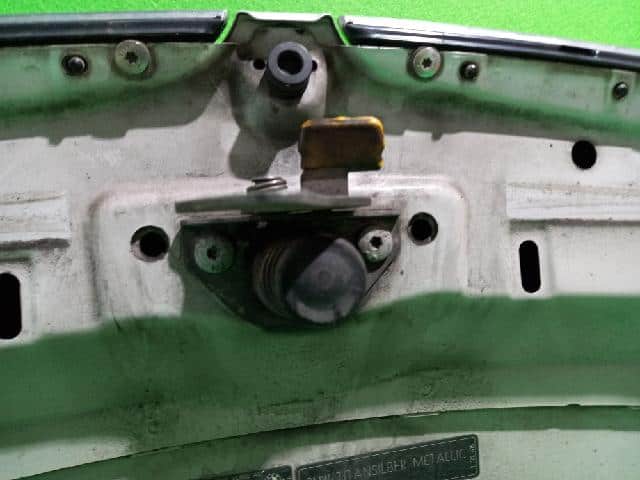 Bonnet Hood BMW 3 Series 2005 — photo 7