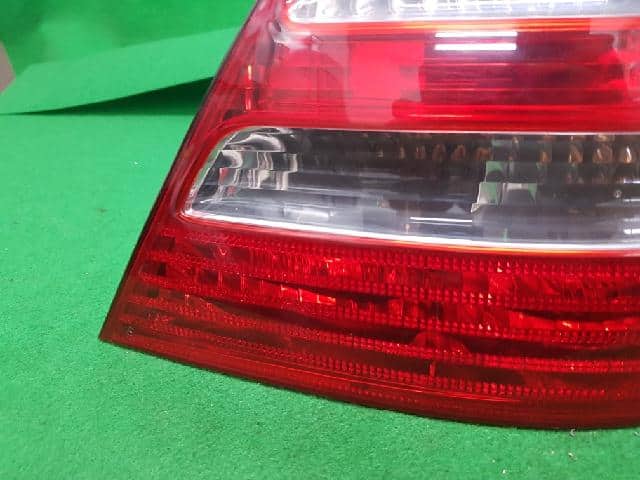 Right Tail Light MERCEDES-BENZ E-Class 2004 — photo 2