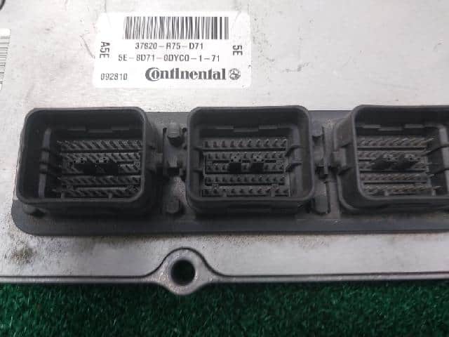 Engine Control Unit / ECU HONDA Accord 2011 37820-R75-D71 — photo 2