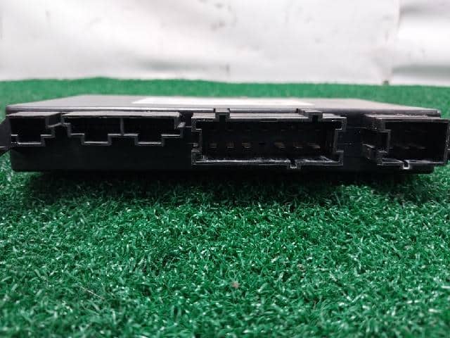 ABS Control Module MERCEDES-BENZ 2010 A 212 900 53 00 — photo 3